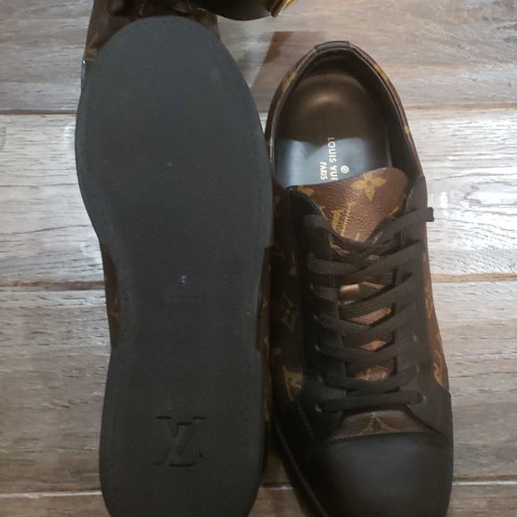 Shoe - Picture 3 of 4